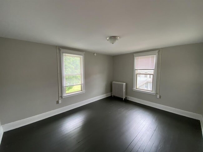 Building Photo - 12 E Burd St