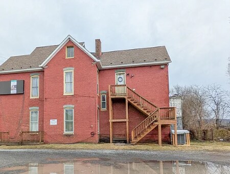 Building Photo - 424 N Mechanic St