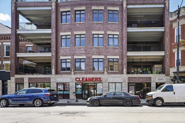 Primary Photo - 2230 N Lincoln Ave