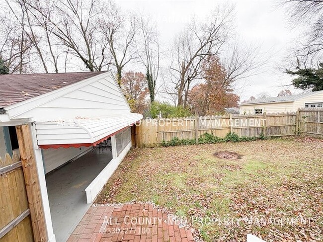 Building Photo - 106 Selden Ave