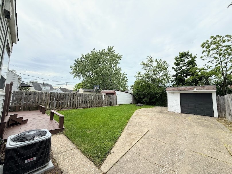 Building Photo - 13614 Sherry Ave