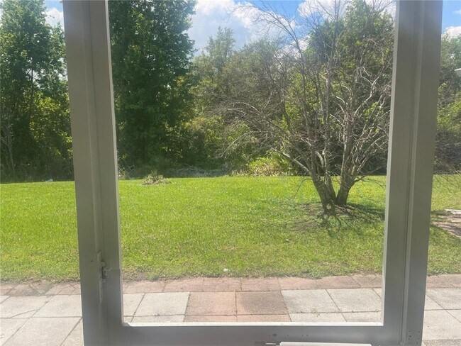 Building Photo - 116 Crescent Ct