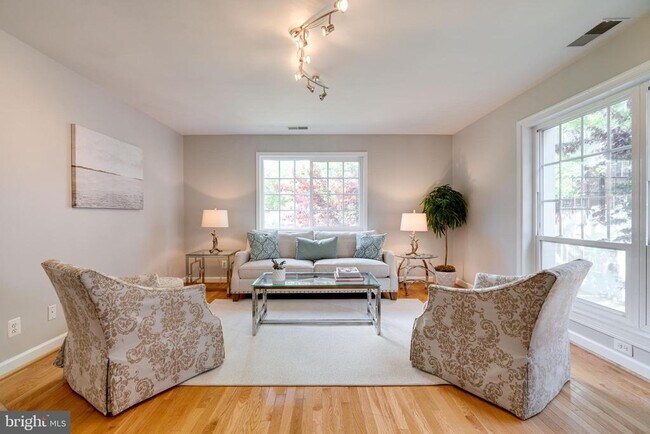 Building Photo - 1617 N Van Dorn St