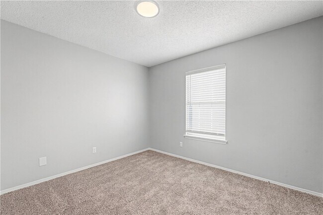 Building Photo - 4380 W Thrasher Dr