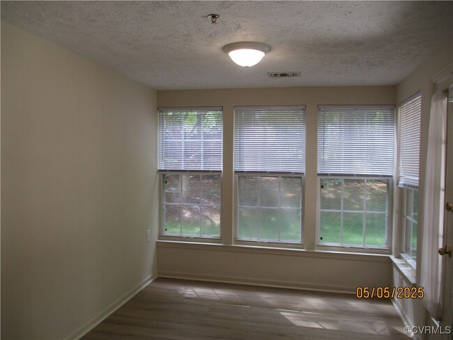 Building Photo - 3100 Wallaby Trce