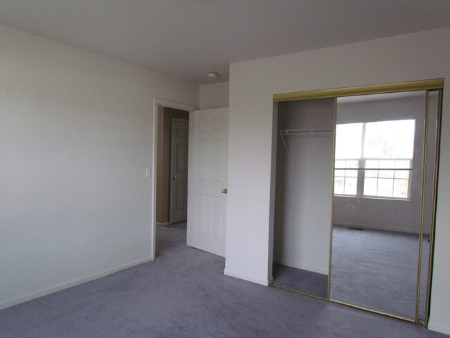 Building Photo - AVAILABLE SEPTEMBER 08,2025!!