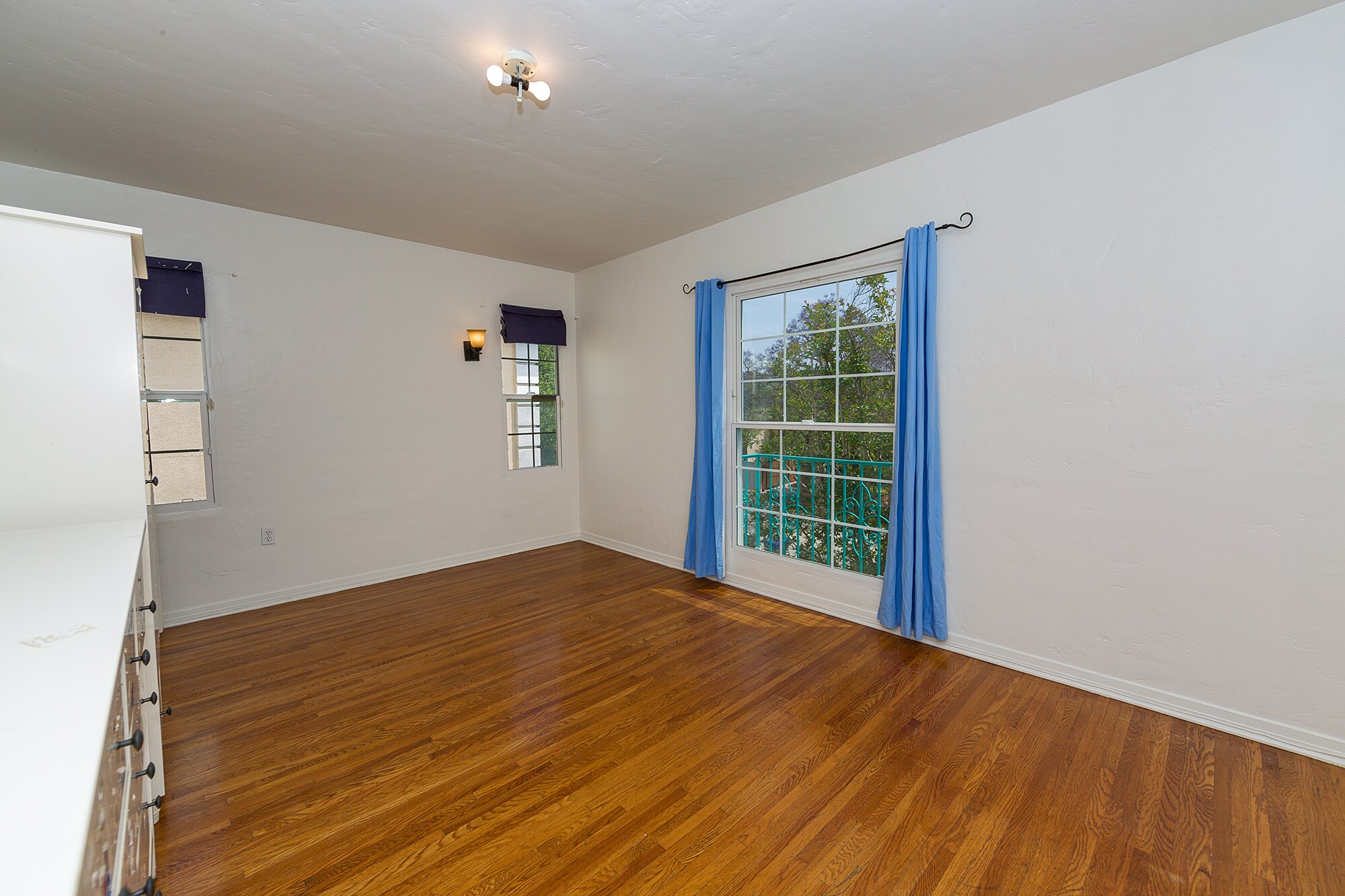 Building Photo - 1135 Crest S Dr