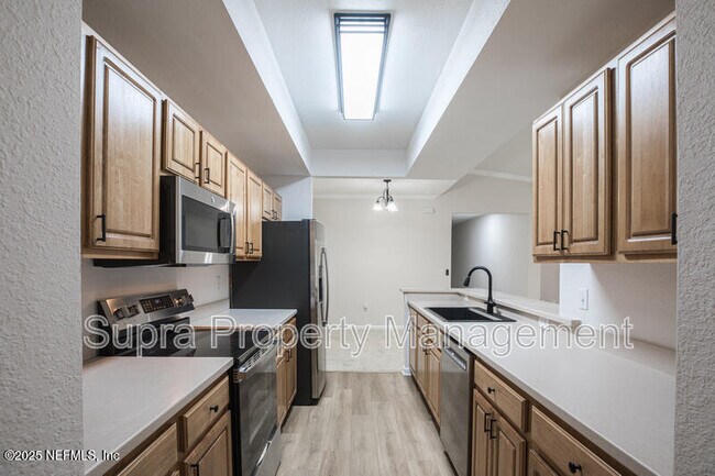 Building Photo - 10075 Gate Pkwy