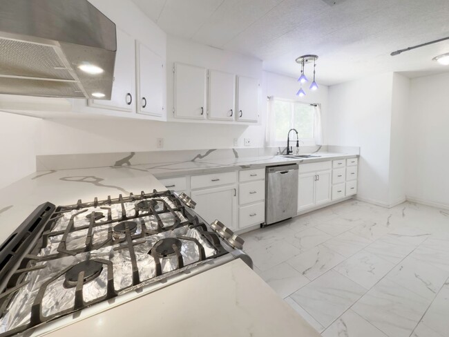 Building Photo - WILDOMAR PROPERTY FOR RENT | 3 BED, 2 BATH...