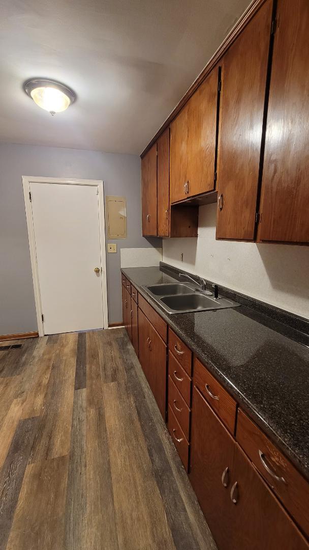 Building Photo - 2505 Cherokee Dr