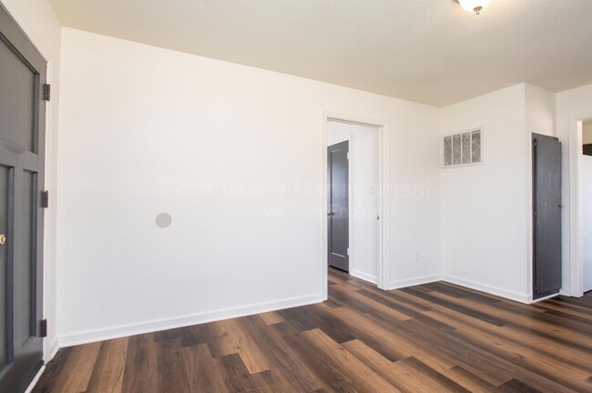 Building Photo - 1301 E Mount Vernon St