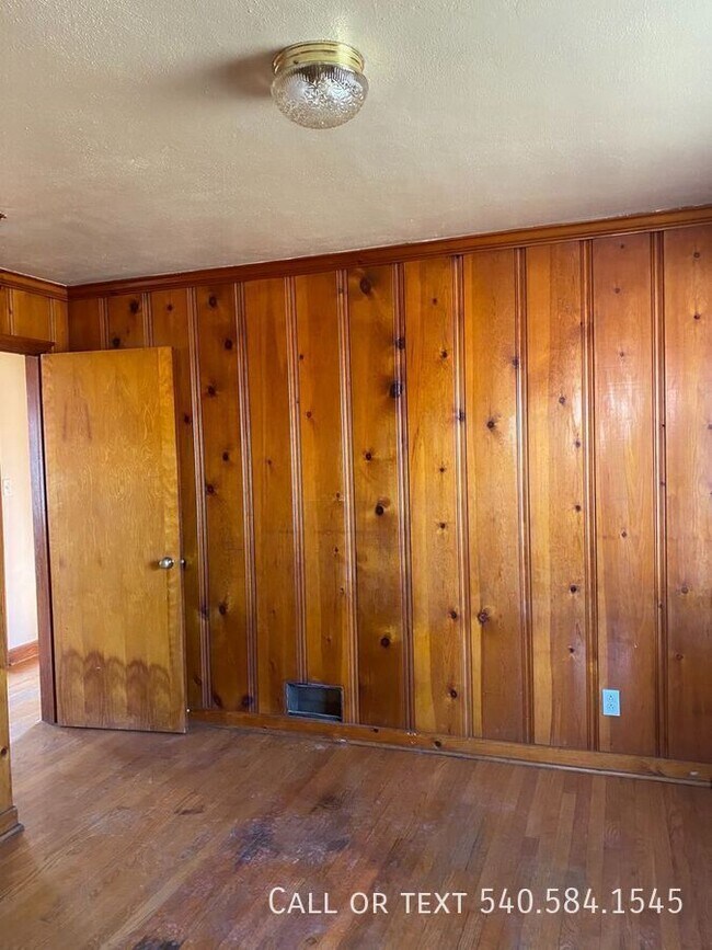 Building Photo - 3713 Colonial Ave