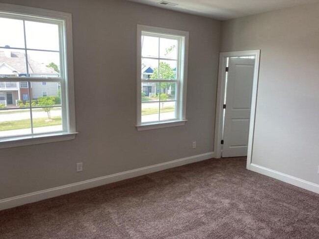 Building Photo - 543 Bistle Drive - Bev Roberts Rentals and...