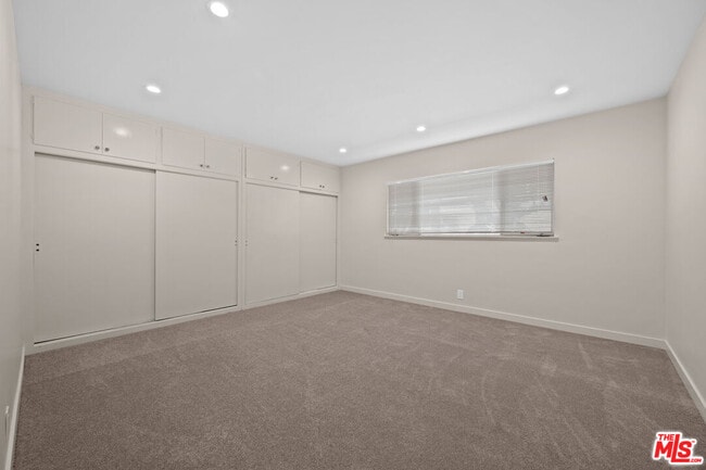 Building Photo - 11825 Iowa Ave