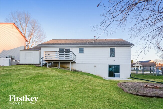 Building Photo - 210 Briar Valley Ct S