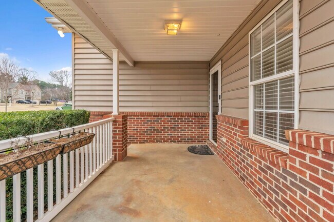 Building Photo - Spacious 3BR, 2BA Townhome with 2-Car Garage & Fireplace $1850/mo rent***