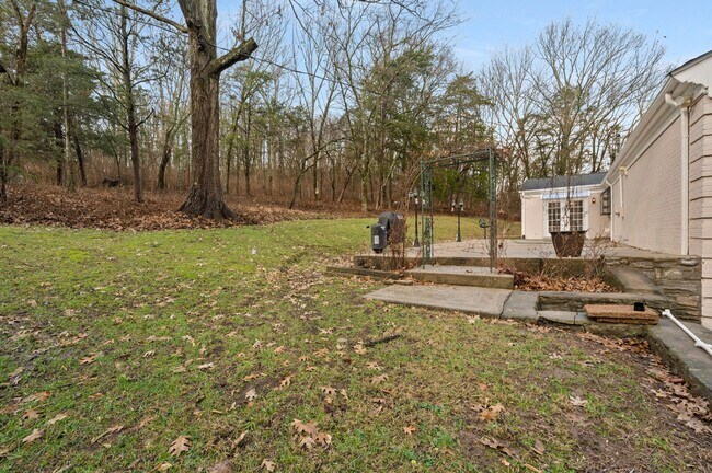 Building Photo - 4BR/3BA Forest Hills Luxury Rental