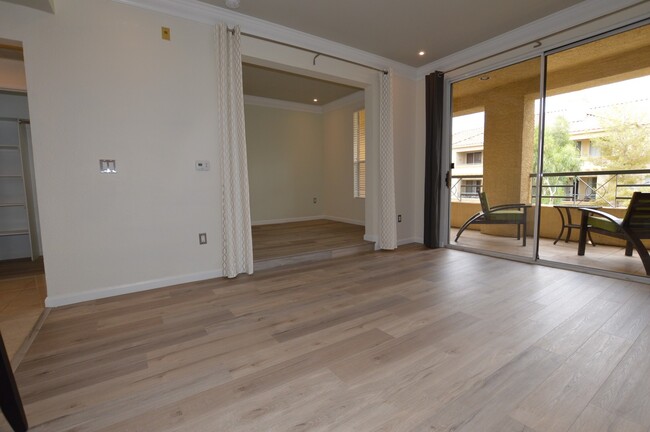 Building Photo - Meridian Luxury Top Floor Unfurnished Stud...