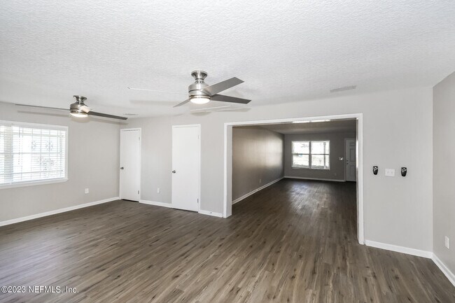Building Photo - 8516 Bermuda Rd