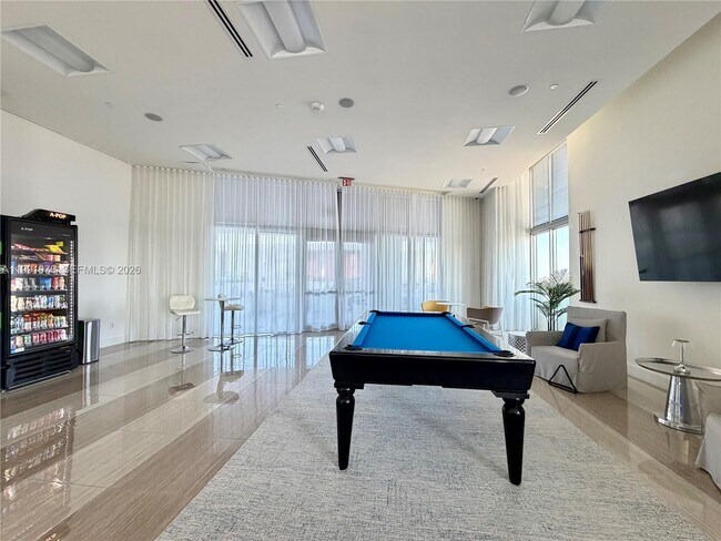 Building Photo - 2000 Metropica Wy