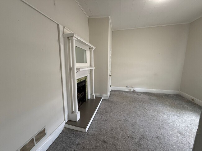 Building Photo - 376 Park Ave