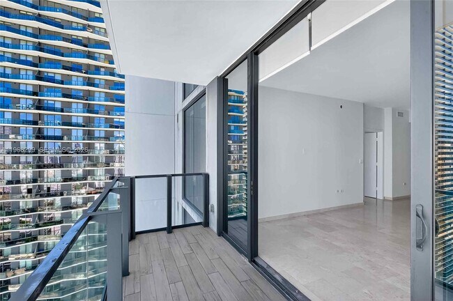 Building Photo - 88 SW 7th St