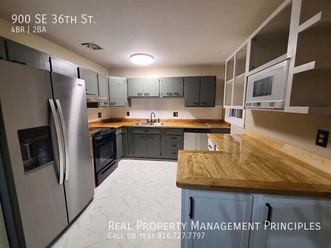 Building Photo - 900 SE 36th St