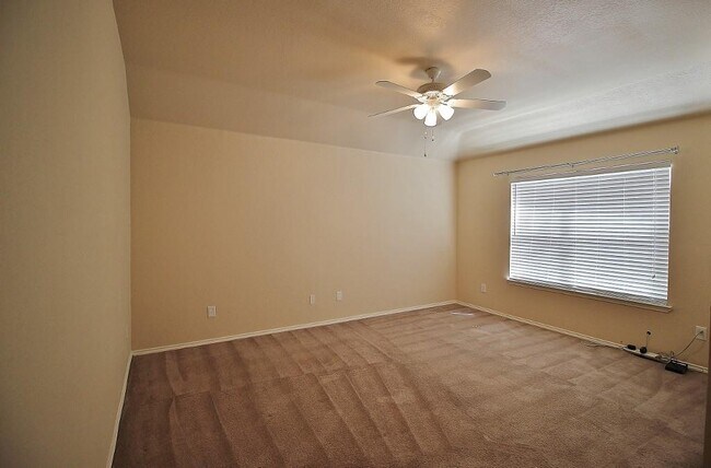 Building Photo - 5306 Bexar St