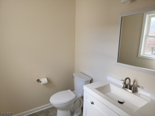 Building Photo - 27 Cypress Ln