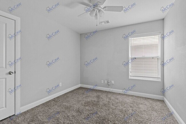 Building Photo - 806 N Broughton St