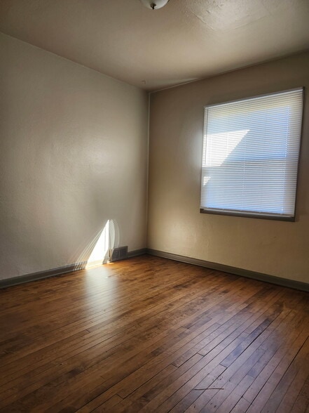 Building Photo - 4821 N 19th Pl