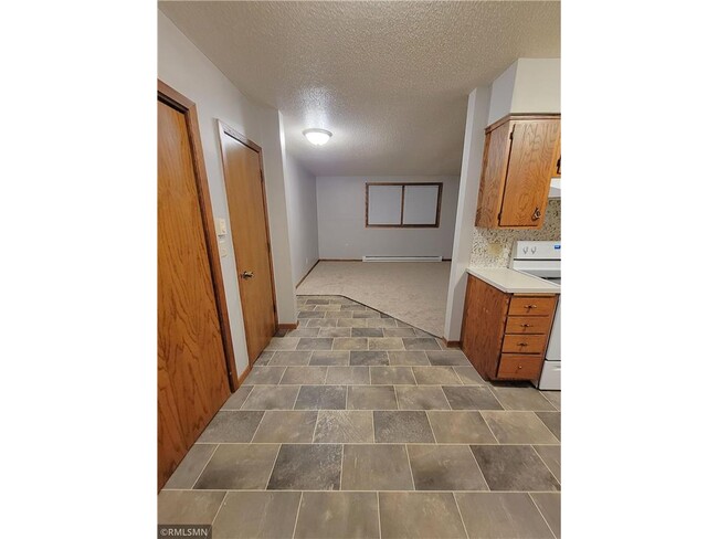 Building Photo - 710 Hillcrest St