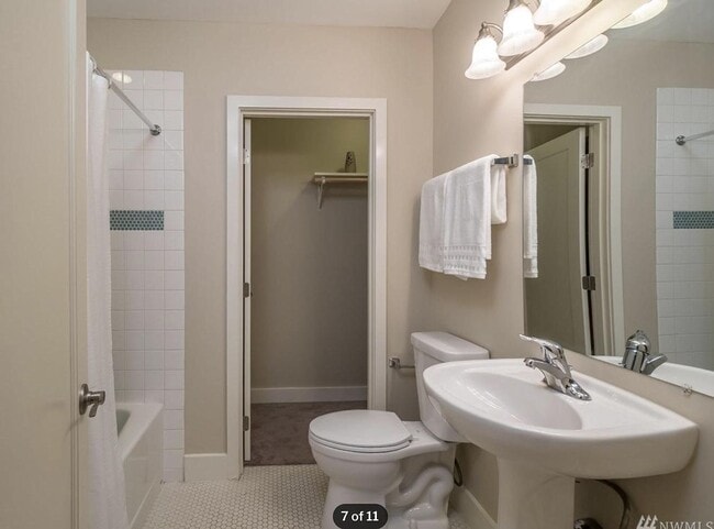 Building Photo - 4015 8th Ave NE