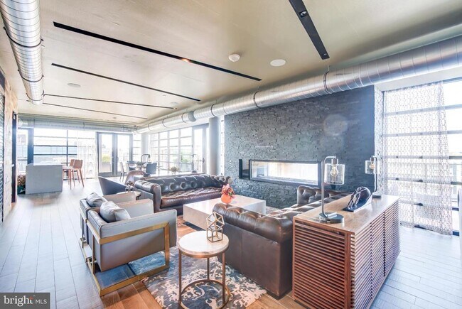 Building Photo - 1300 4th St SE