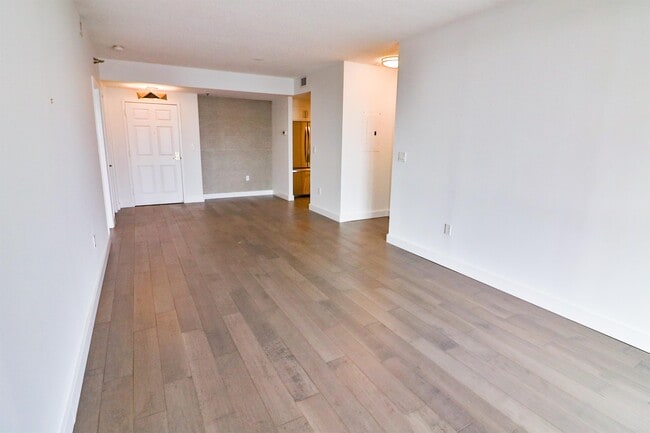 Building Photo - 24 Courthouse Sq