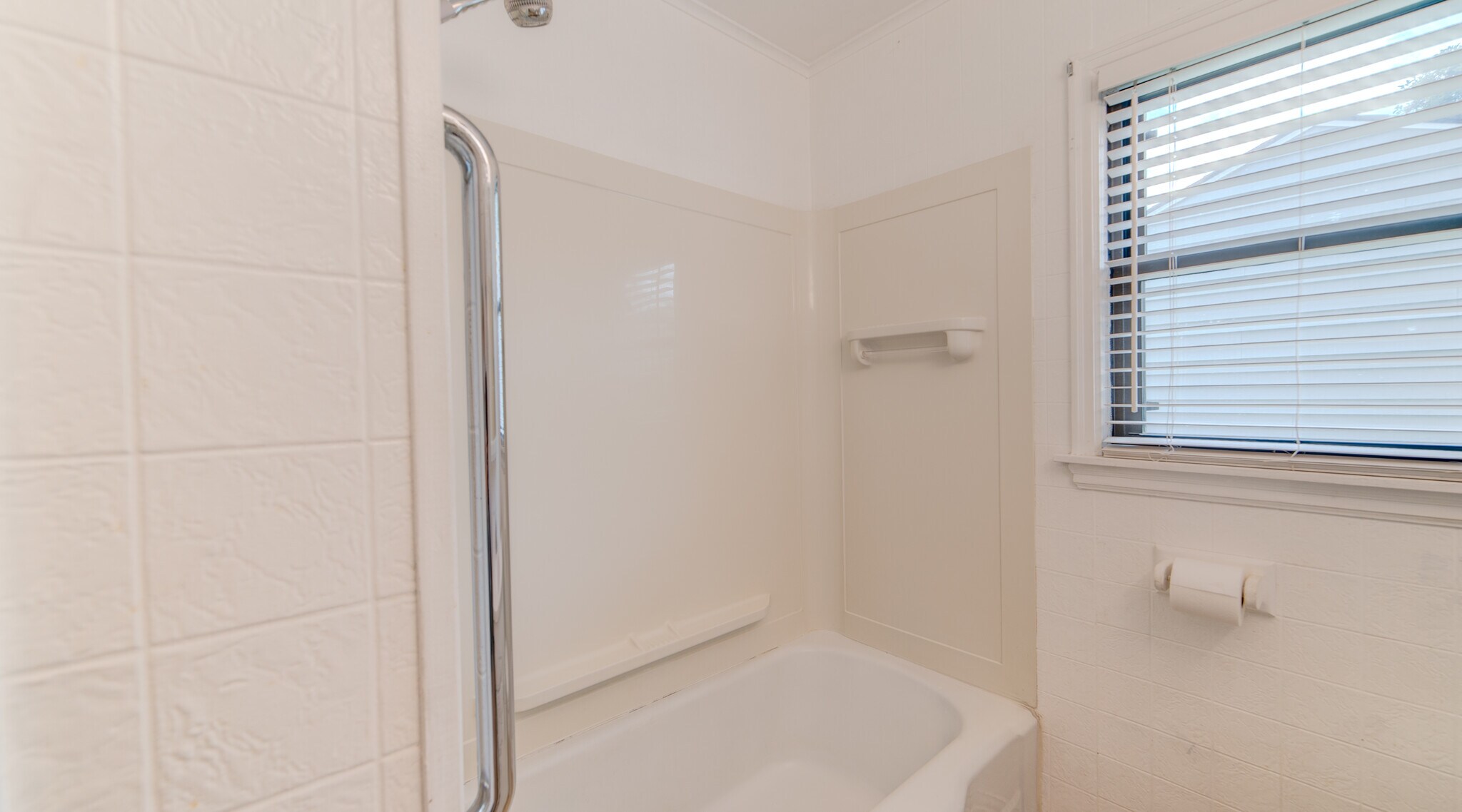 Building Photo - 56 E 52nd St