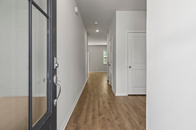 Building Photo - 4 Bedrooms Plus an Office on Cul De Sac