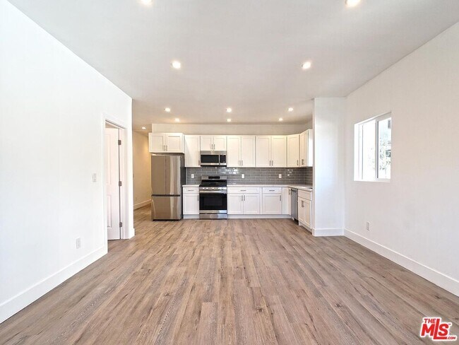 Building Photo - 2957 Francis Ave