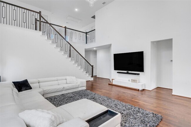 Building Photo - 108 Greenthread Dr