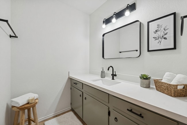 Building Photo - Modern Comfort, Warm Vibes Mission Gem