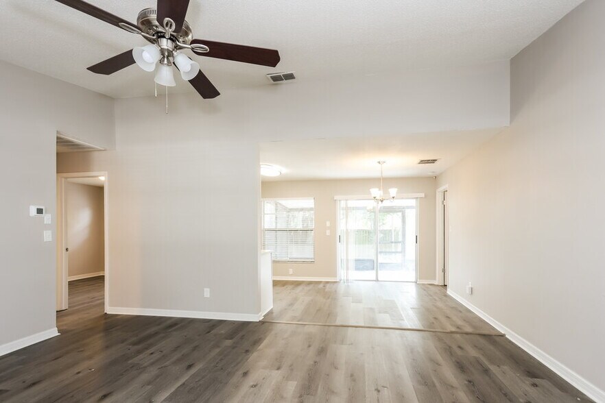 Building Photo - 11337 Blackbark Dr