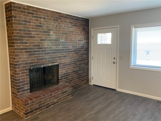 Building Photo - 14897 Dutchmans Dr