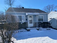 Building Photo - 2 Bedroom 1 Bathroom Single Family Home in...