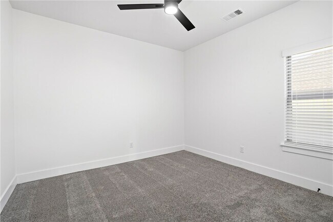 Building Photo - 87 N Banner Ave