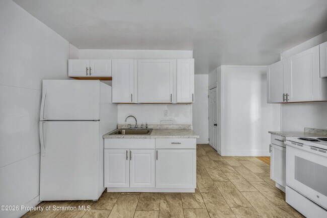 Building Photo - 1149 Luzerne St