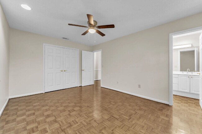 Building Photo - Beautiful 2-Bed, 2-Bath Condo with Elegant...