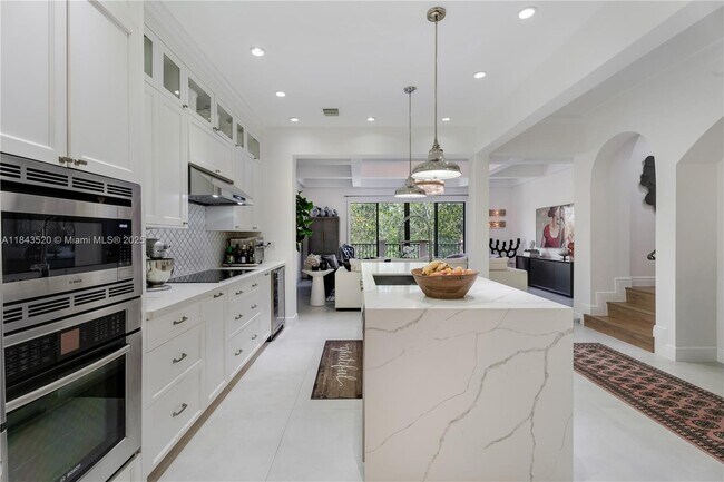 Building Photo - 6222 Paradise Point Dr