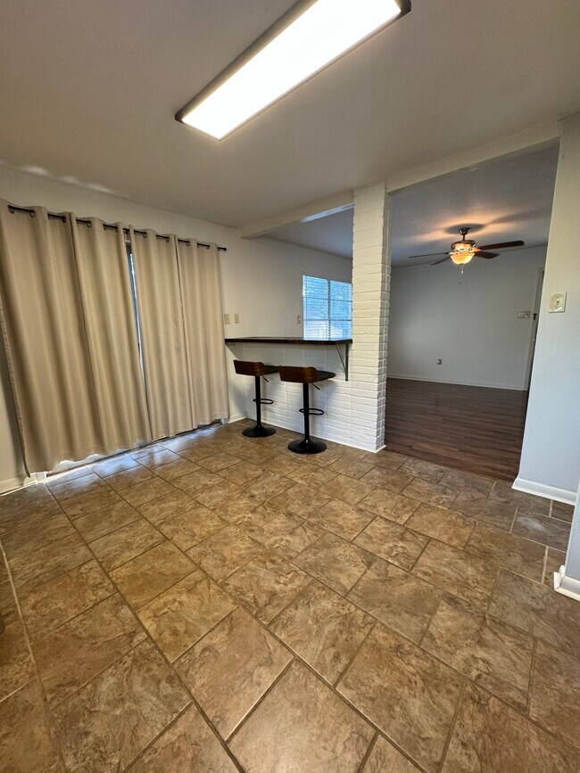 Building Photo - 305 Harrell Dr