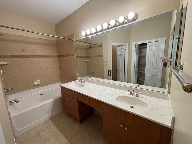 Building Photo - 3421 Cherry Ridge Rd