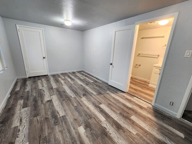 Building Photo - 3 Bedroom Home in Santa Clara!!